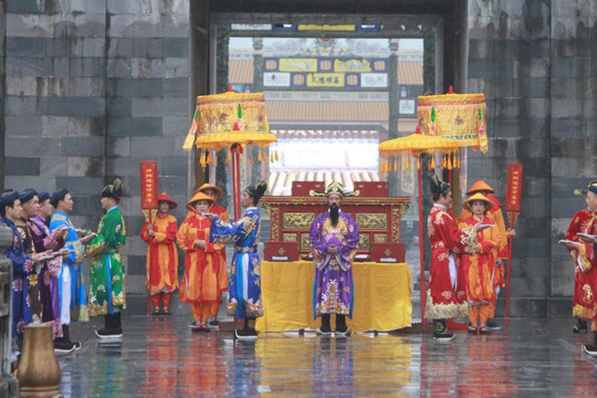 Năm mới đi xem tái hiện lễ Ban Sóc triều Nguyễn
