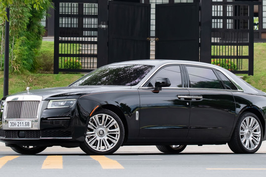 Ngắm Rolls-Royce Ghost 2021 đầu tiên về Việt Nam đang rao bán giá 39 tỷ đồng