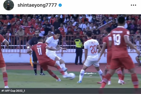 HLV Shin Tae-yong đăng tải video Văn Hậu "chơi xấu" trên trang cá nhân