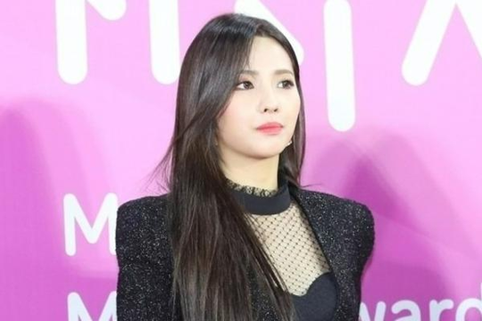 Bê bối đạo nhạc của nữ thần tượng Soyeon bị khơi lại