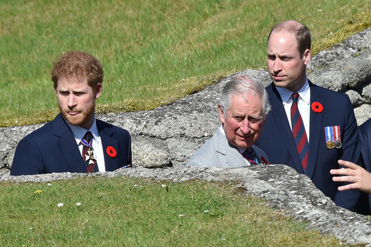 Vua Charles loại Hoàng tử Harry khỏi danh sách dự lễ đăng quang