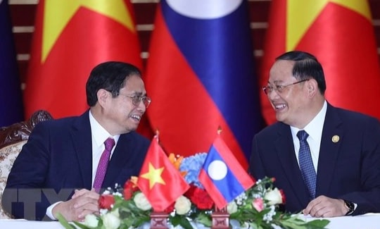 Dành ưu tiên cao nhất củng cố, vun đắp quan hệ Việt - Lào
