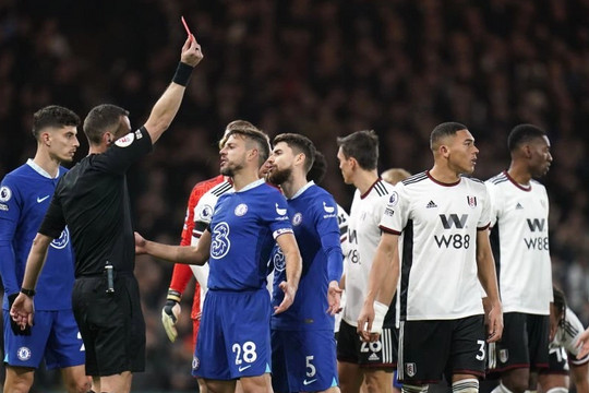 Felix bị đuổi trong ngày ra mắt, Chelsea ôm hận trước Fulham
