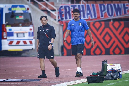 Tiền đạo Dangda tập riêng ở tuyển Thái Lan, bỏ ngỏ trận gặp tuyển Việt Nam