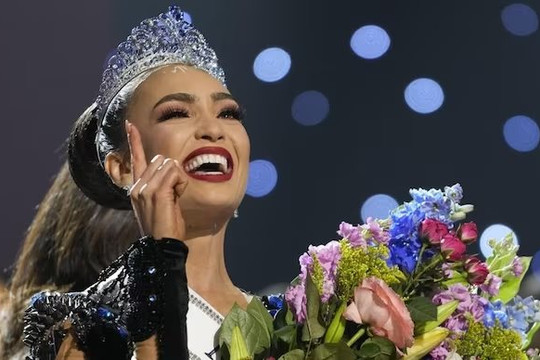 Hoa hậu Mỹ đăng quang Miss Universe 2022