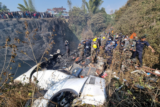 Toàn cảnh hiện trường 68 người chết trên chuyến bay 'tử thần' ở Nepal