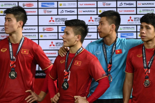 Đội tuyển Việt Nam nhận thưởng hơn 7 tỷ đồng cho vị trí Á quân AFF Cup