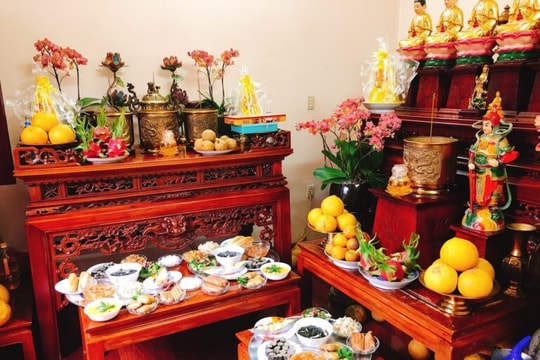 Cách lau dọn ban thờ dịp cuối năm để hút tài lộc, gia tăng vận khí tốt