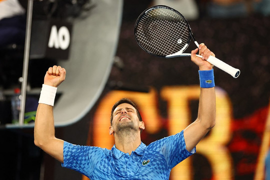 Djkovic ăn mừng cảm xúc sau trận ra quân Australian Open 2023