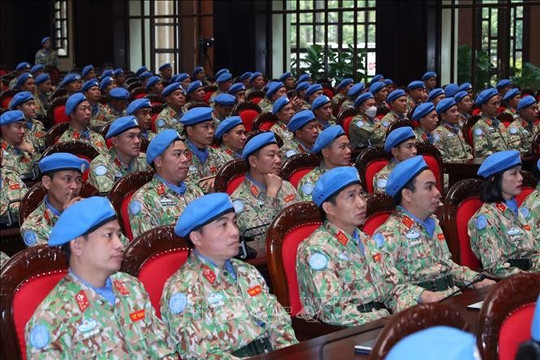 Kết nối trực tuyến với các chiến sĩ mũ nồi xanh Việt Nam thông qua "Nhịp cầu hòa bình"