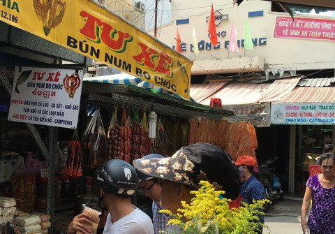 Chợ Miên độc đáo giữa lòng Sài Gòn