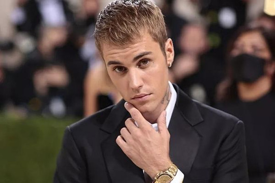 Justin Bieber bán 291 bài hát với giá 200 triệu USD