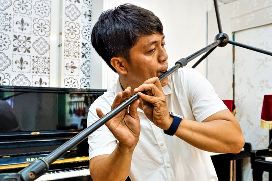 Chiếc "Saxopô" độc nhất Đà Nẵng và chàng trai biến đồ bỏ thành nhạc cụ