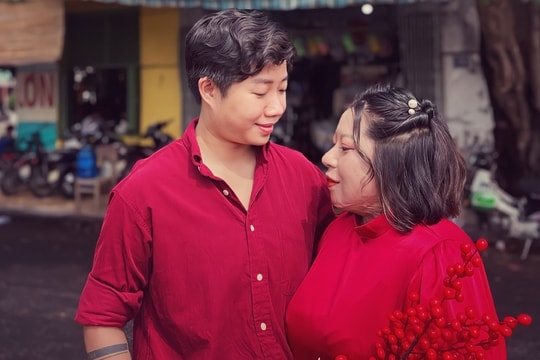 Hạnh phúc mới của người mẹ trẻ 5 năm sau khi bị chồng cũ châm lửa đốt