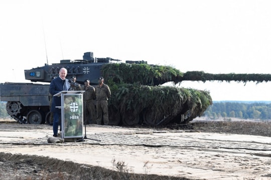 Điều gì khiến Đức vượt "lằn ranh đỏ", quyết định giao xe tăng Leopard 2 cho Ukraine?