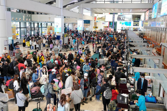 Mùng 8 Tết: Sân bay Nội Bài đón 88 nghìn lượt khách