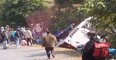 Ô tô khách 47 chỗ lật tại khu vực Đèo Khế (Phú Thọ), chưa xác định hậu quả 