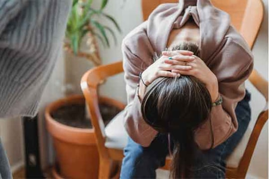 Nhà trai bỏ về vì thái độ của nhà gái khi đang bàn chuyện cưới xin