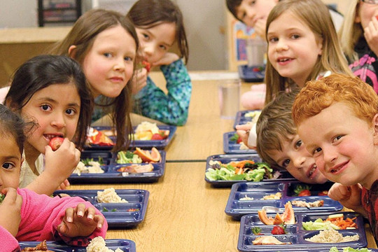 Hàng nghìn học sinh Mỹ không thể trả tiền ăn trưa ở trường