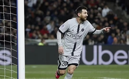 Mbappe hai lần đá hỏng phạt đền, PSG chiến thắng nhờ Messi