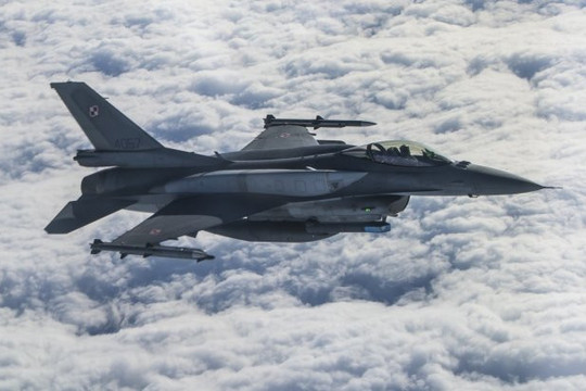 Ba Lan bác tin đàm phán chuyển tiêm kích F-16 cho Ukraine