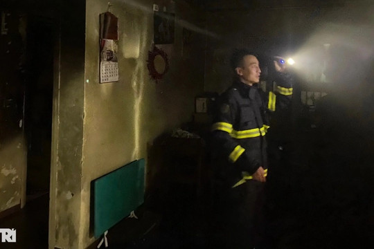Hà Nội: Cháy lớn tại tầng 24 tòa chung cư HH Linh Đàm trong đêm