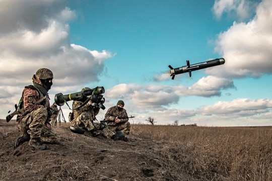 Đặc nhiệm Ukraine phục kích bọc hậu, hạ xe tăng chiến đấu chủ lực của Nga