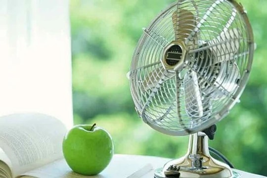 Đừng làm 5 việc này trong nhà khi trời nồm ẩm ướt