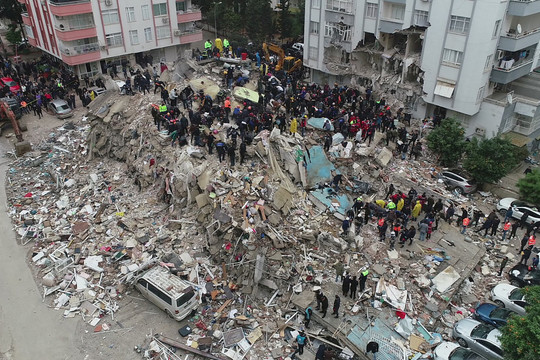 Cả thế giới dồn lực giải cứu Thổ Nhĩ Kỳ sau động đất hủy diệt