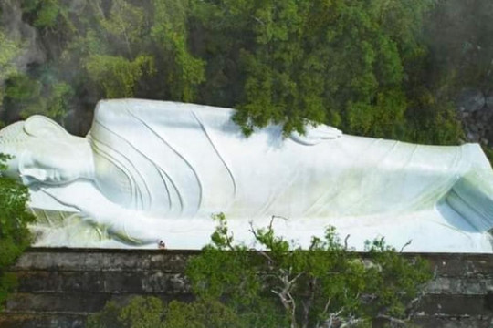 Lên núi Tà Cú chiêm ngưỡng tượng Phật lớn nhất châu Á