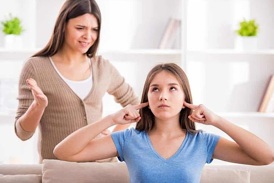 4 kiểu cha mẹ không thể dạy được con ở tuổi vị thành niên