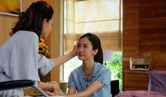 Món quà mẹ chồng tặng kỷ niệm 10 năm ngày cưới khiến tôi oà khóc nức nở cảm ơn