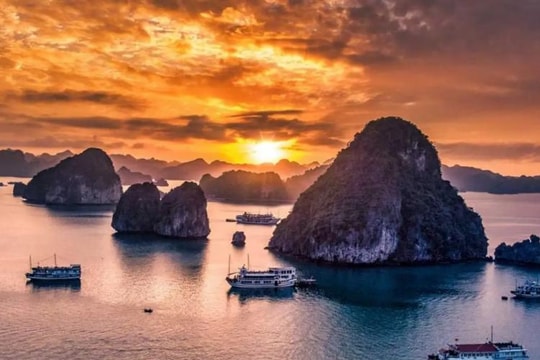 Vịnh Hạ Long là 'thánh địa du lịch châu Á'