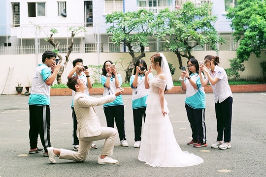 Chuyện tình rạng ngời của “hai kẻ độc thân tỉnh táo”