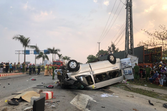 Tập trung mọi nguồn lực cứu chữa nạn nhân vụ tai nạn giao thông ở Quảng Nam