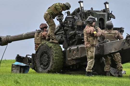 Vũ khí thông minh Ukraine phá hủy xe tác chiến điện tử thế hệ mới của Nga