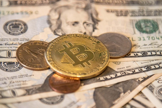 Bitcoin tăng vượt mốc 24.000 USD