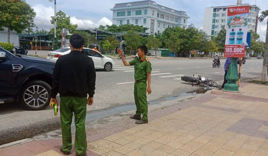 Vụ ôtô tông chết nữ sinh Ninh Thuận: Đề nghị truy tố nguyên thiếu tá và 2 bị can