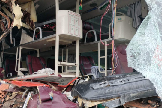 Vụ tai nạn 16 người thương vong ở Quảng Nam: Tài xế xe khách khai gì?