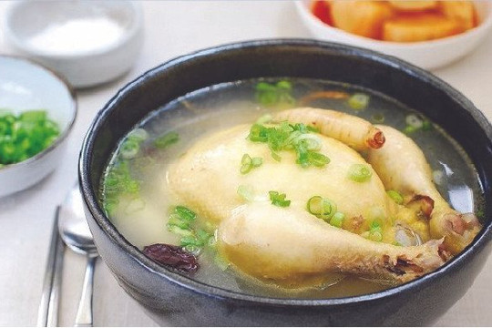 Cách nấu gà hầm sâm Hàn Quốc tại nhà