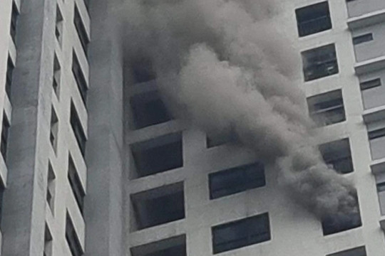 Cháy căn hộ tại tầng 22 chung cư ở Hà Nội