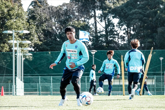 Công Phượng tiếp tục vắng mặt trong danh sách thi đấu của Yokohama FC
