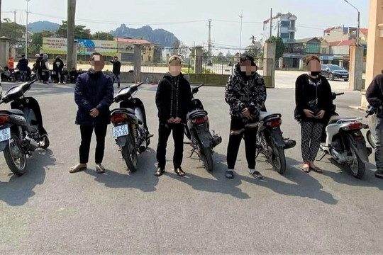 32 thanh thiếu niên đi xe máy từ Hà Nội về Ninh Bình tụ tập nẹt pô
