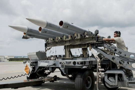 Mỹ duyệt bán hơn 600 triệu USD tên lửa cho tiêm kích Đài Loan