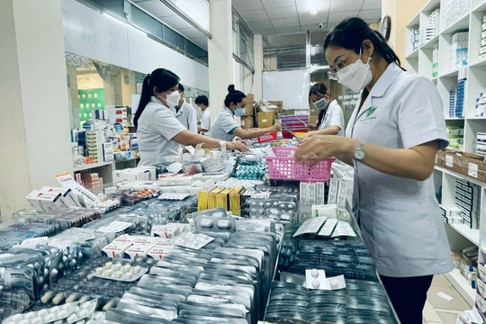 Chính phủ ban hành Nghị quyết tháo gỡ khó khăn về thuốc, thiết bị y tế