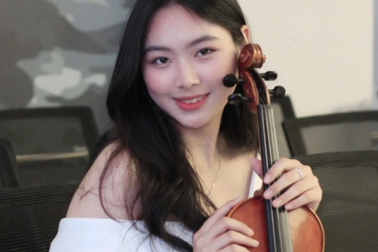 Nữ sinh Học viện Ngoại giao thành thạo tiếng Anh nhờ đam mê đàn violin