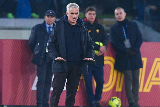 AS Roma đánh bại Juventus trong ngày HLV Mourinho tái xuất