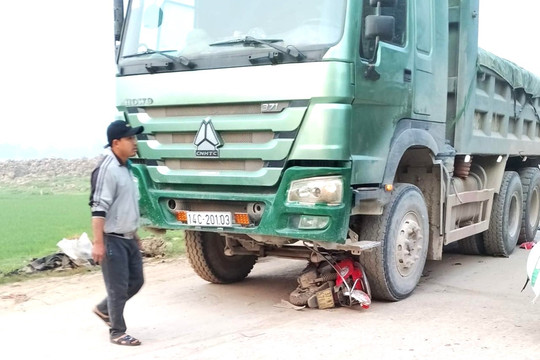 Tai nạn giao thông làm 3 mẹ con chết thương tâm ở Nghệ An: Tạm giữ tài xế xe tải