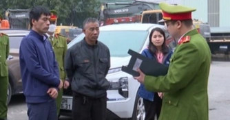 6 người tại trung tâm đăng kiểm ở Hà Nội bị khởi tố vì nhận tiền 'bôi trơn'