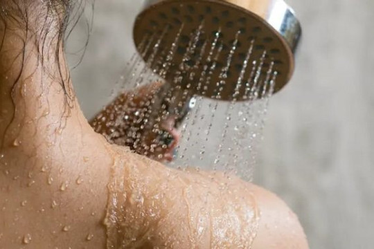 Tắm sao cho đúng để phòng ngừa đột quỵ?